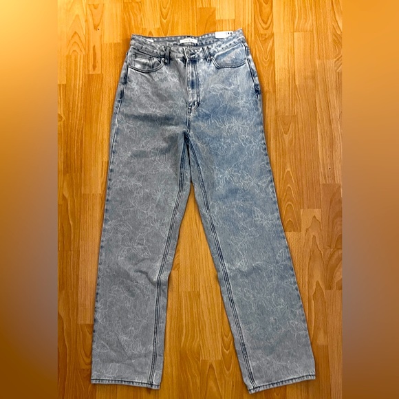 90’s Boyfriend Jeans with Butterfly Print - Picture 2 of 5